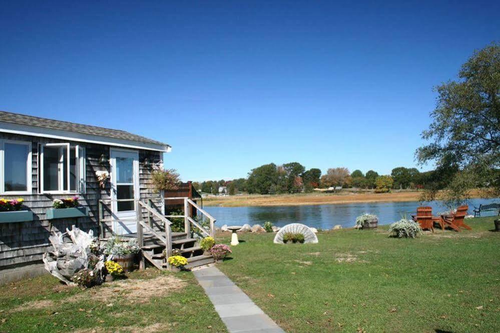 Shea'S Riverside Inn & Motel Essex Exterior foto